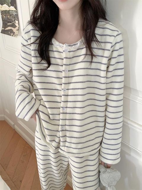 tw-11134207-81ztj-mhriow6d6zur1e