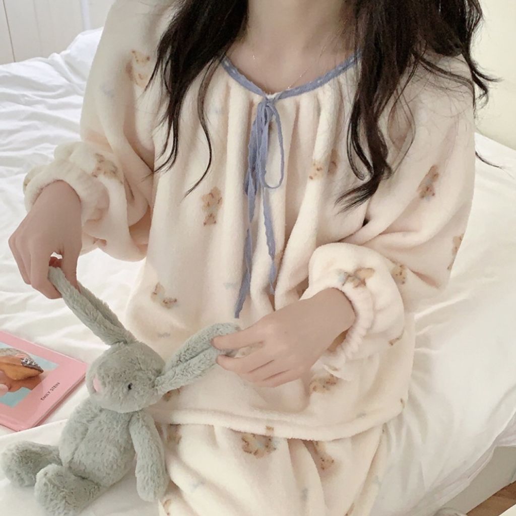 tw-11134207-81zth-mia3n2jj8h6u2d