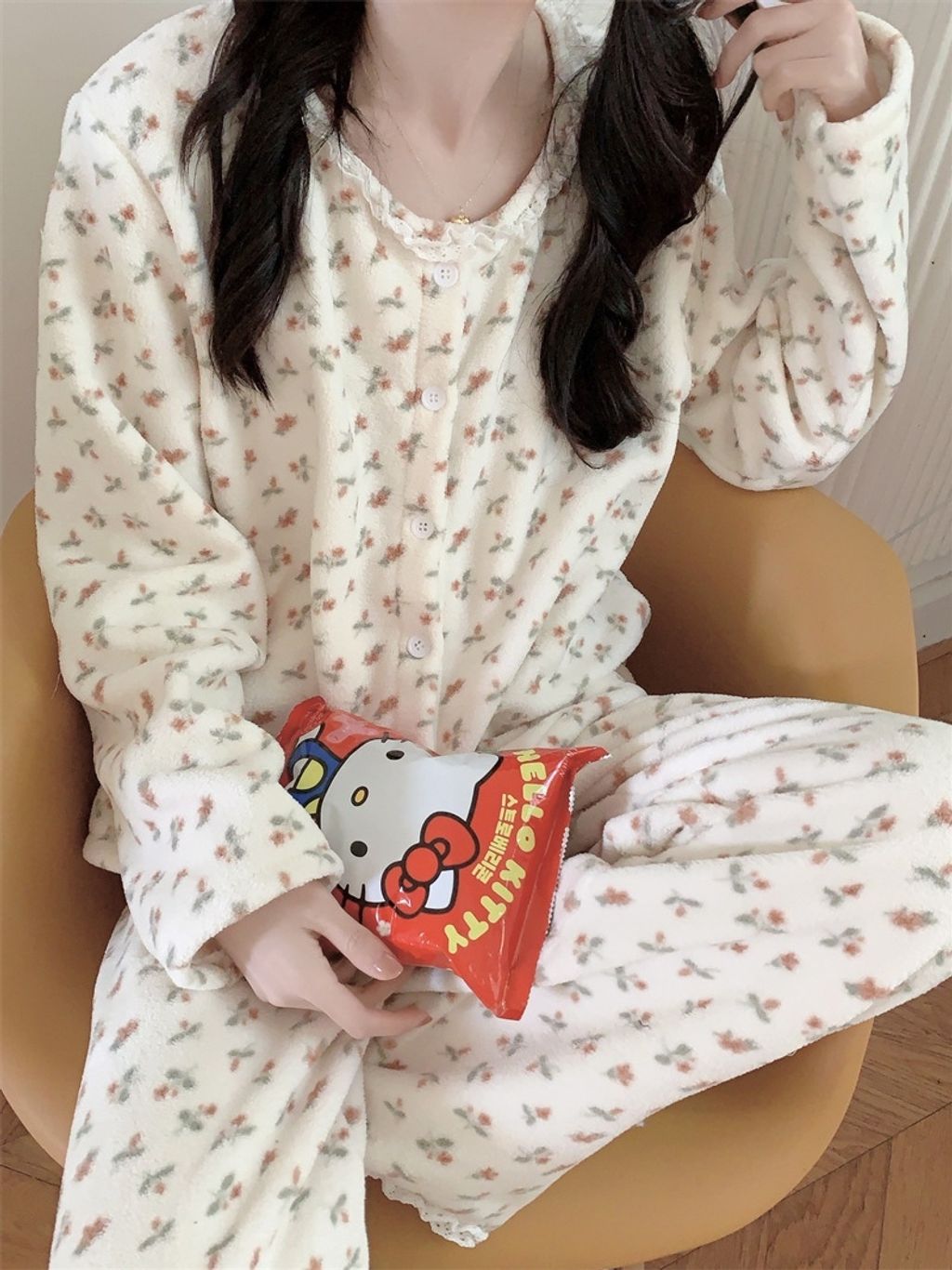 tw-11134207-81zti-mia1ywxcf6rr62