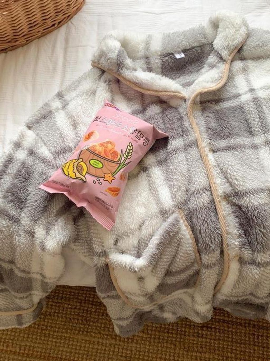 tw-11134207-81ztd-mjguebl0r8jk78