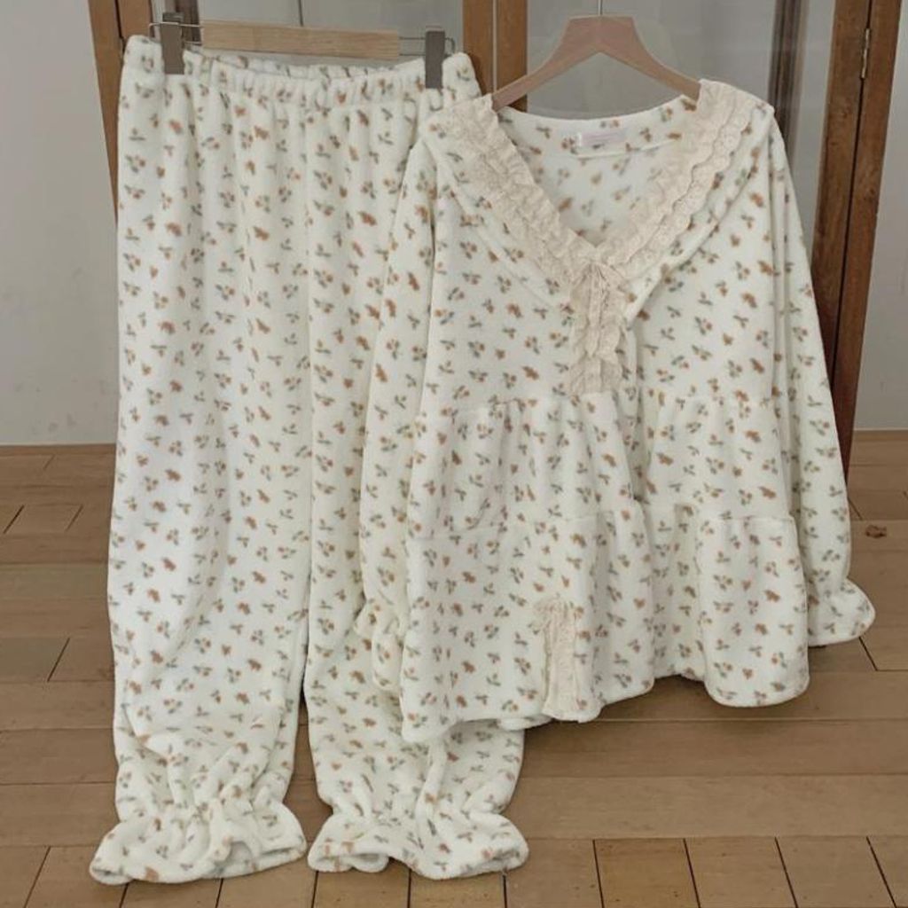 tw-11134207-81ztm-mjia2uzocu86ee