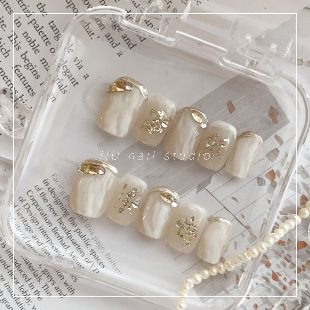 38C48E95-0F3D-42F9-94C7-9761D70B9246