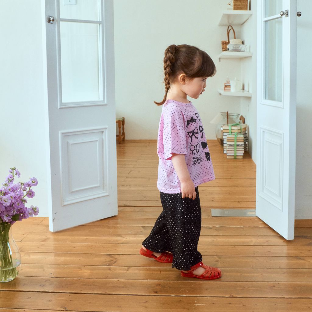 141497986o1e2b9300145fb5e58e6a43