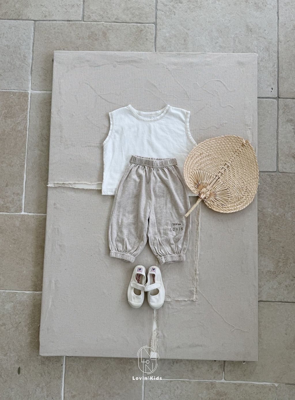 ecbbb0f44oc43ce866529b11e4a1a7e8