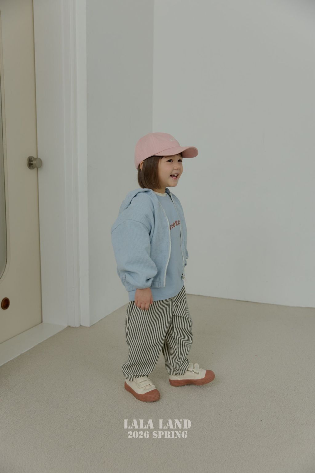 438dc2e00qb6eb0c02ef5557c0fa2174