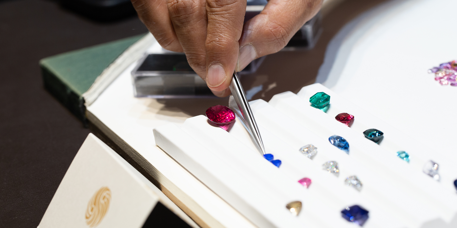 Pic talking with client 2