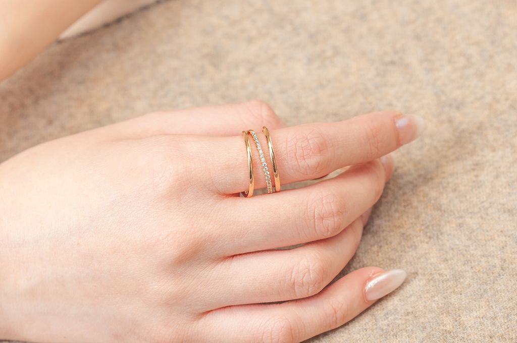 DJR00247-84461-wearing-1