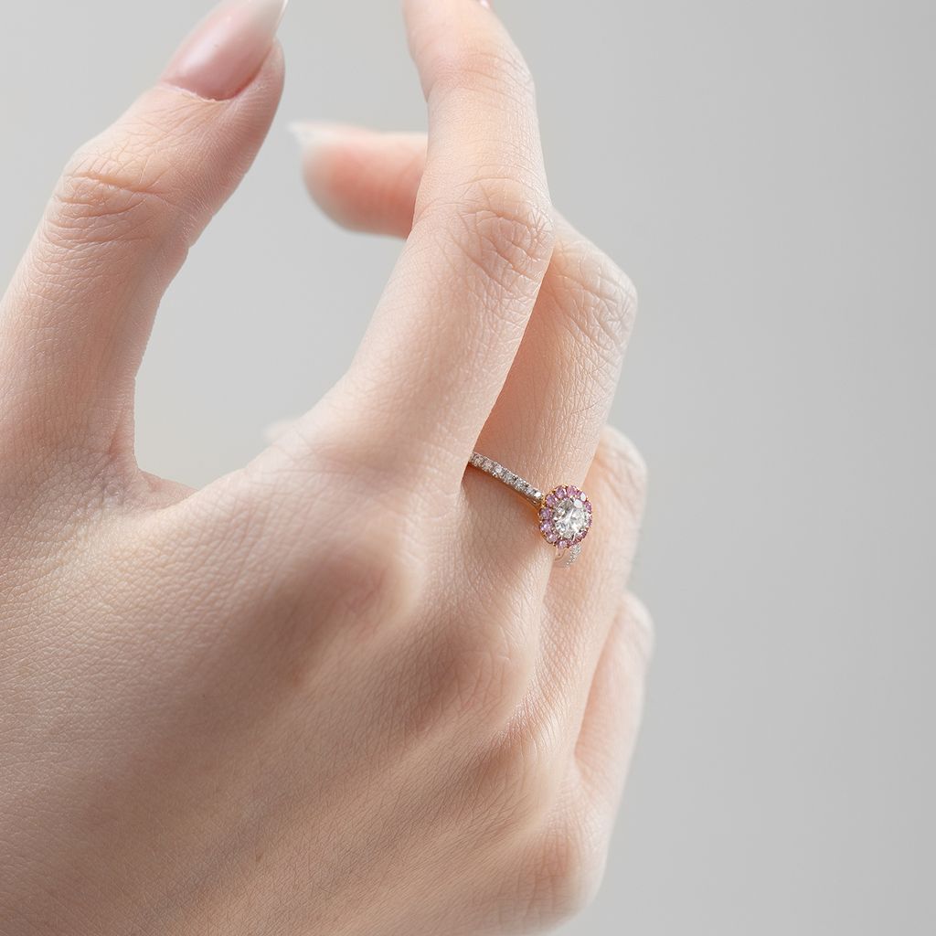 R-731-HR-wearing-1-sq