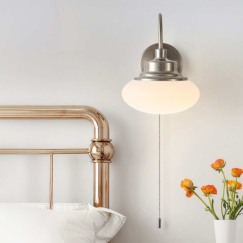 復古金屬壁燈安裝於臥室床頭牆面-營造溫馨北歐風格照明
