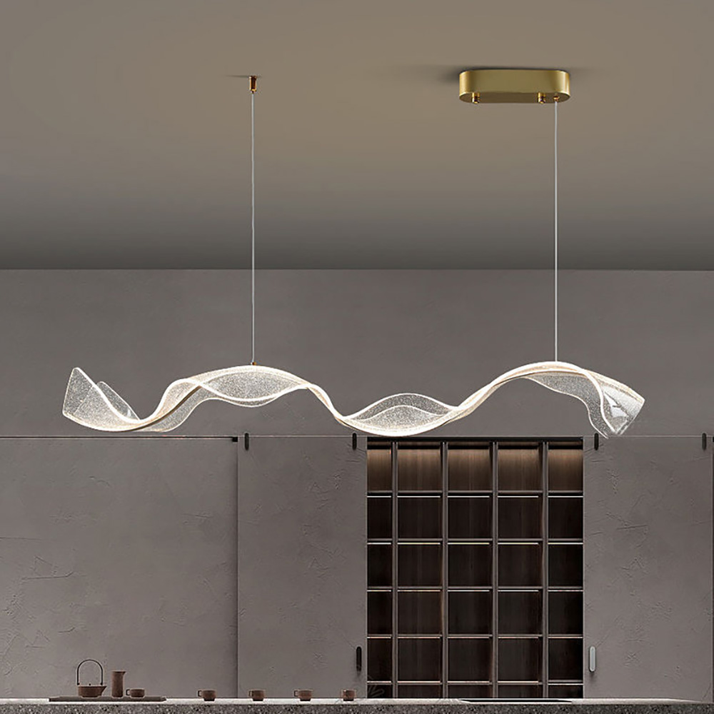 簡約流線型LED長燈在現代簡約風格空間中的視覺效果。