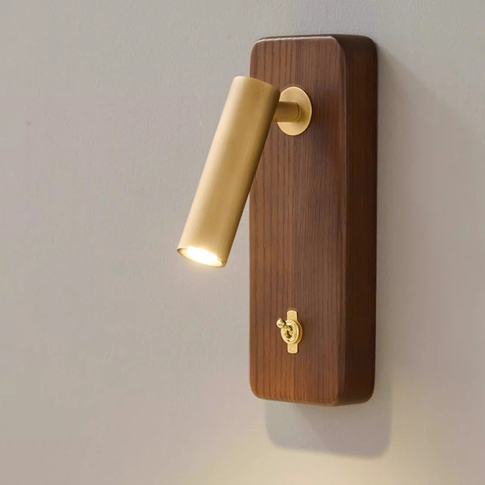 現代簡約白蠟木LED閱讀燈-黃銅金屬燈頭細節與實木紋理