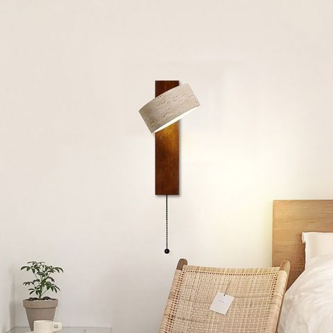 可旋轉黃洞石壁燈側面圖，顯示復古拉繩開關與天然石材紋理