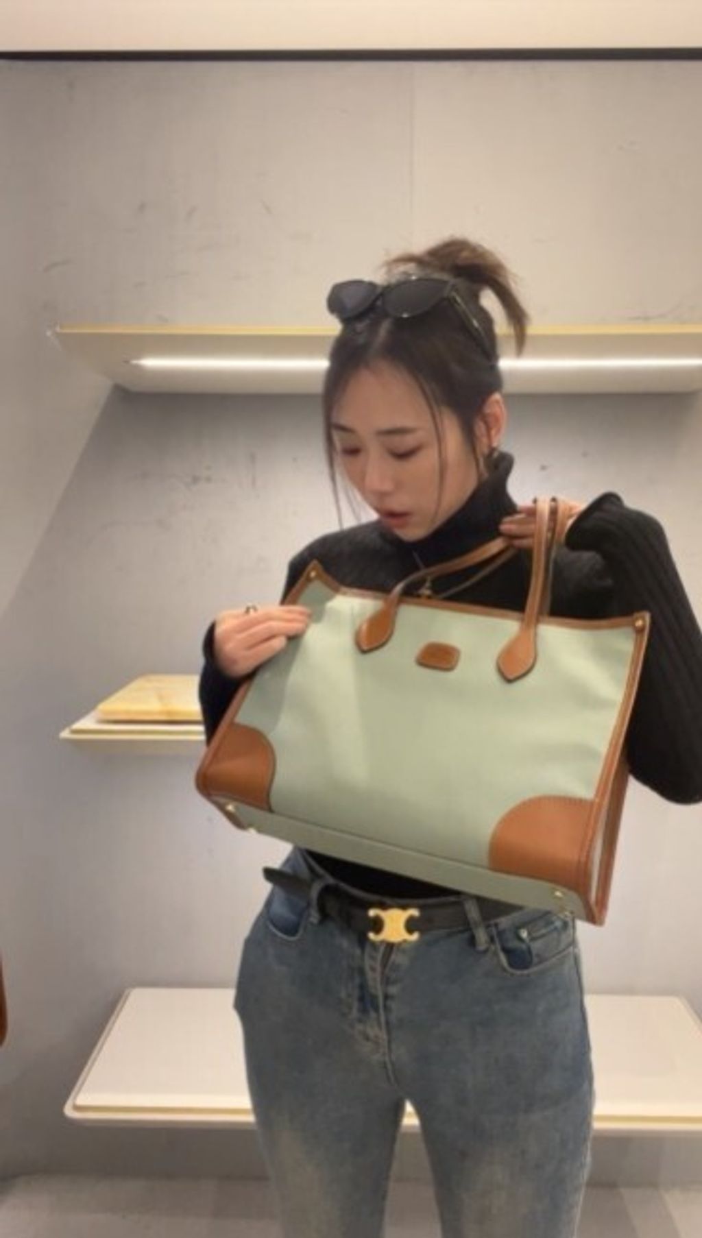 messageImage_1765381225009