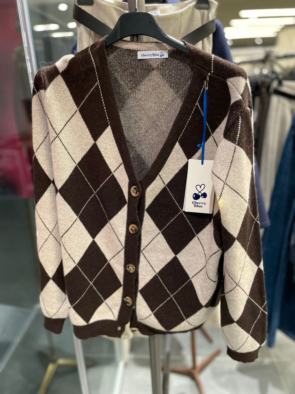 WhatsApp Image 2025-12-19 at 00.39.03