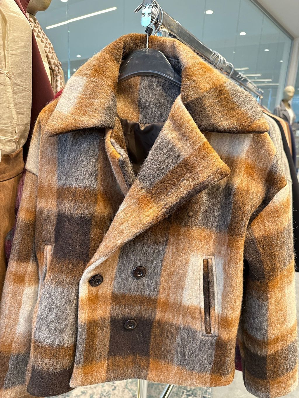 WhatsApp Image 2025-12-18 at 22.34.52