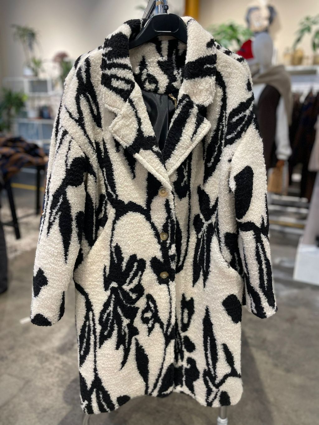 WhatsApp Image 2025-12-19 at 22.48.51