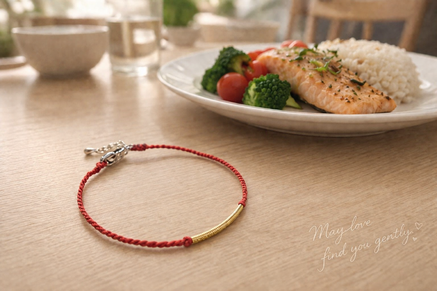 ✨月老紅線查查 🐎 專屬馬上有錢系列：鈴鐺吊飾・聚寶盆盲袋・聖誕積木盲袋☕ 獨家財神爺咖啡｜牽手官音茶包｜貴人糖｜招財進寶糖 💎 節慶珍珠・天然石・皮革飾品   | 月老紅線查查｜紅線手鍊品牌