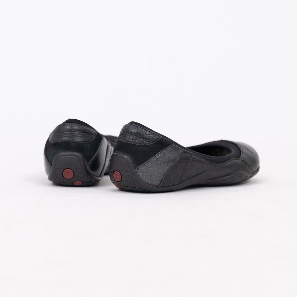 YCW09713