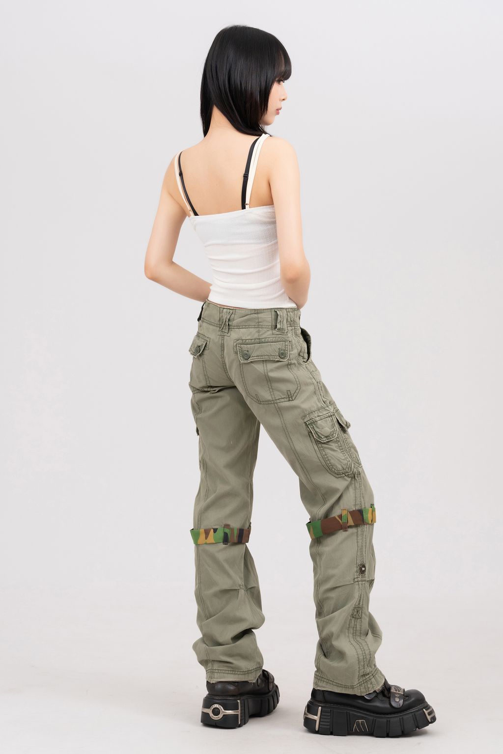 YCW09823
