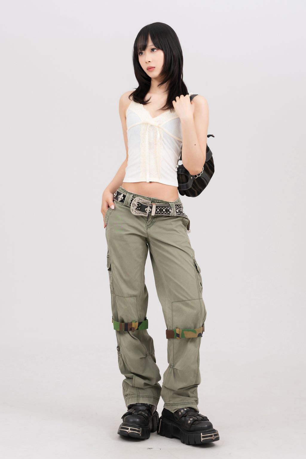 YCW09782