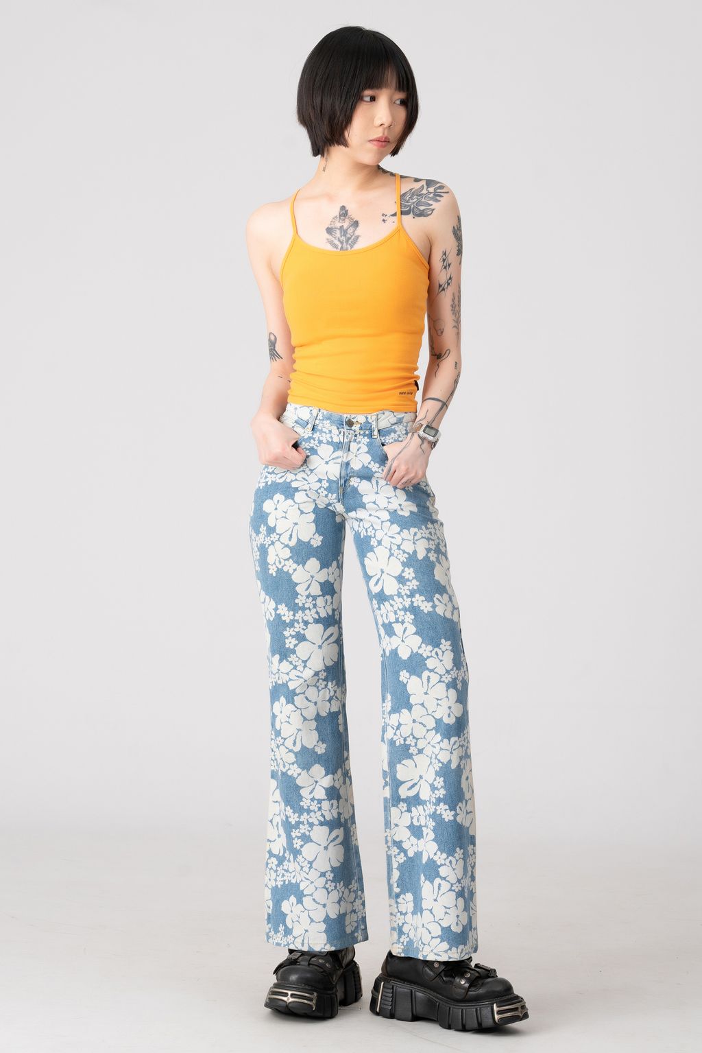 YCW00332