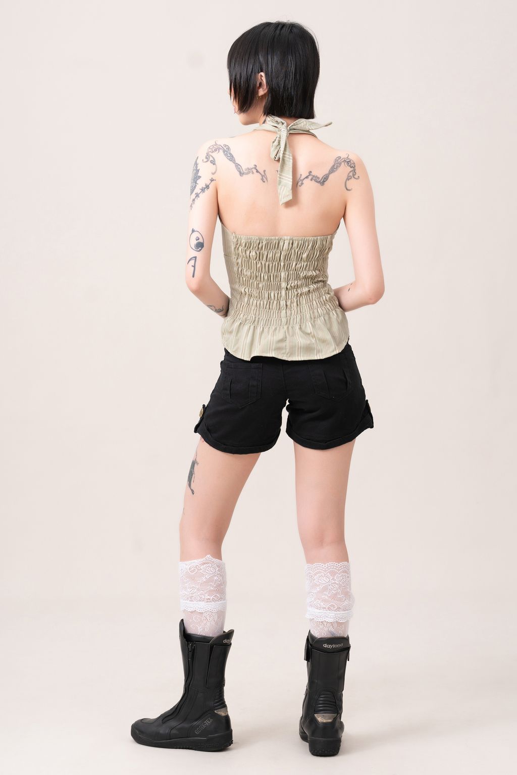 YCW02562