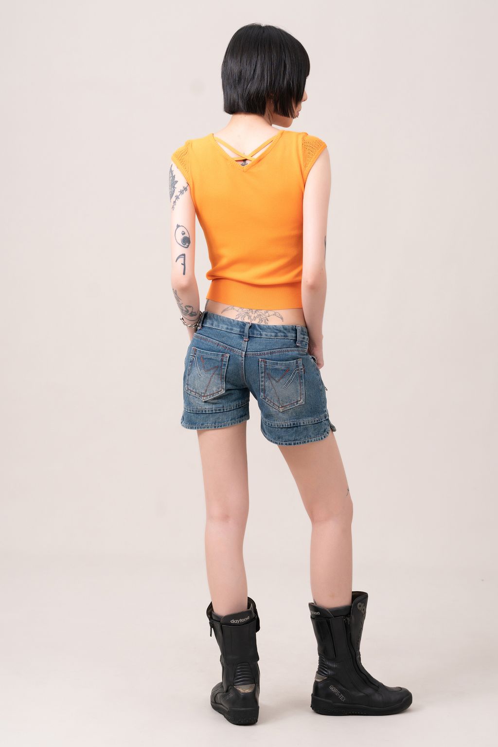 YCW02694