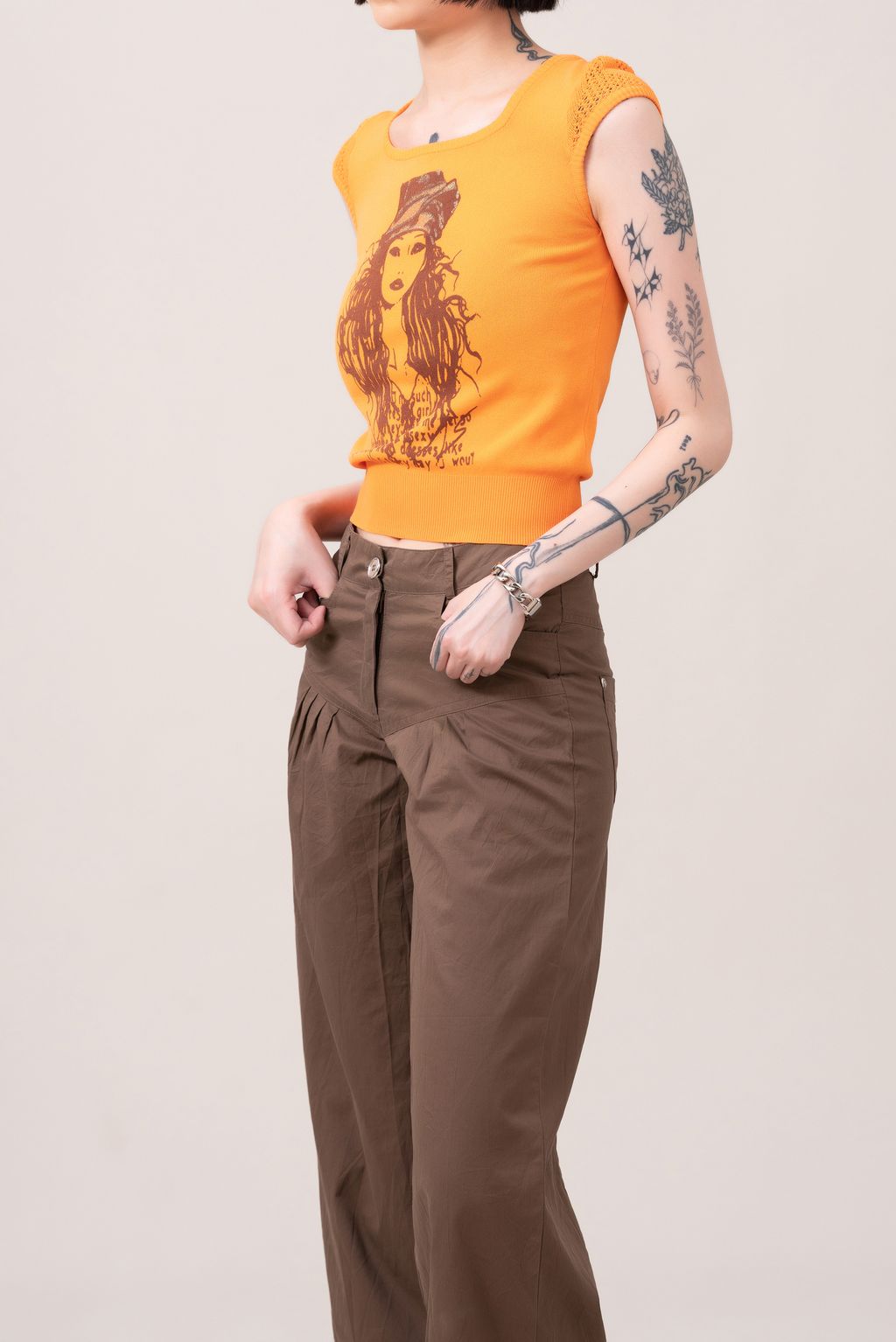 YCW02703
