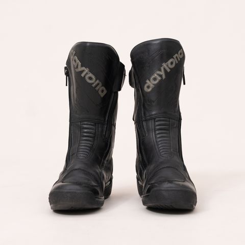 YCW02808