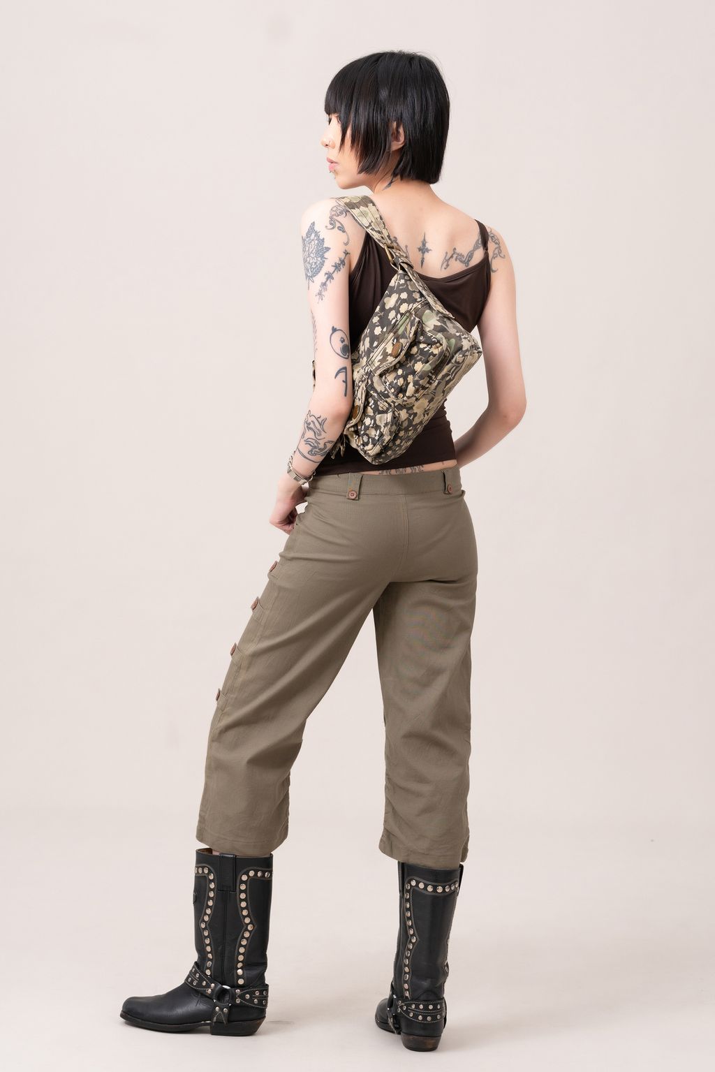 YCW02738