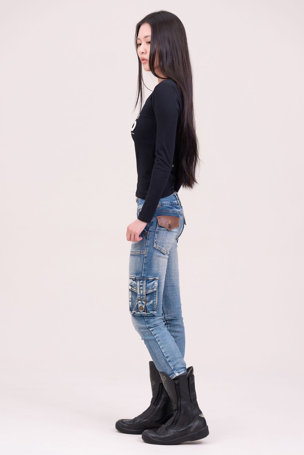 YCW03881