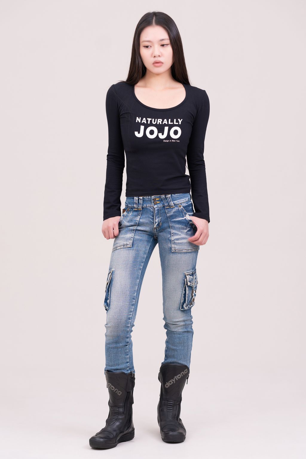 YCW03879