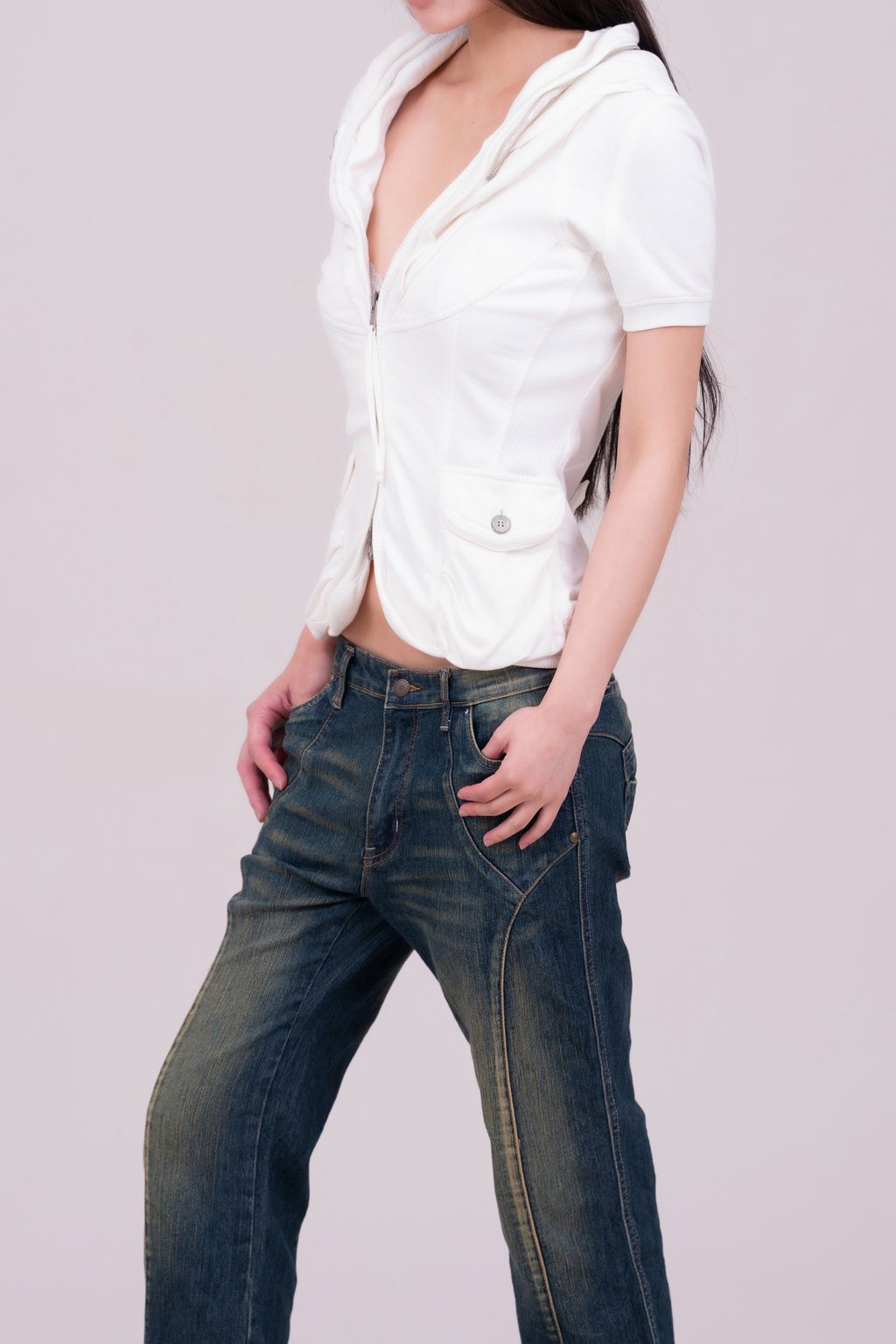 YCW04019