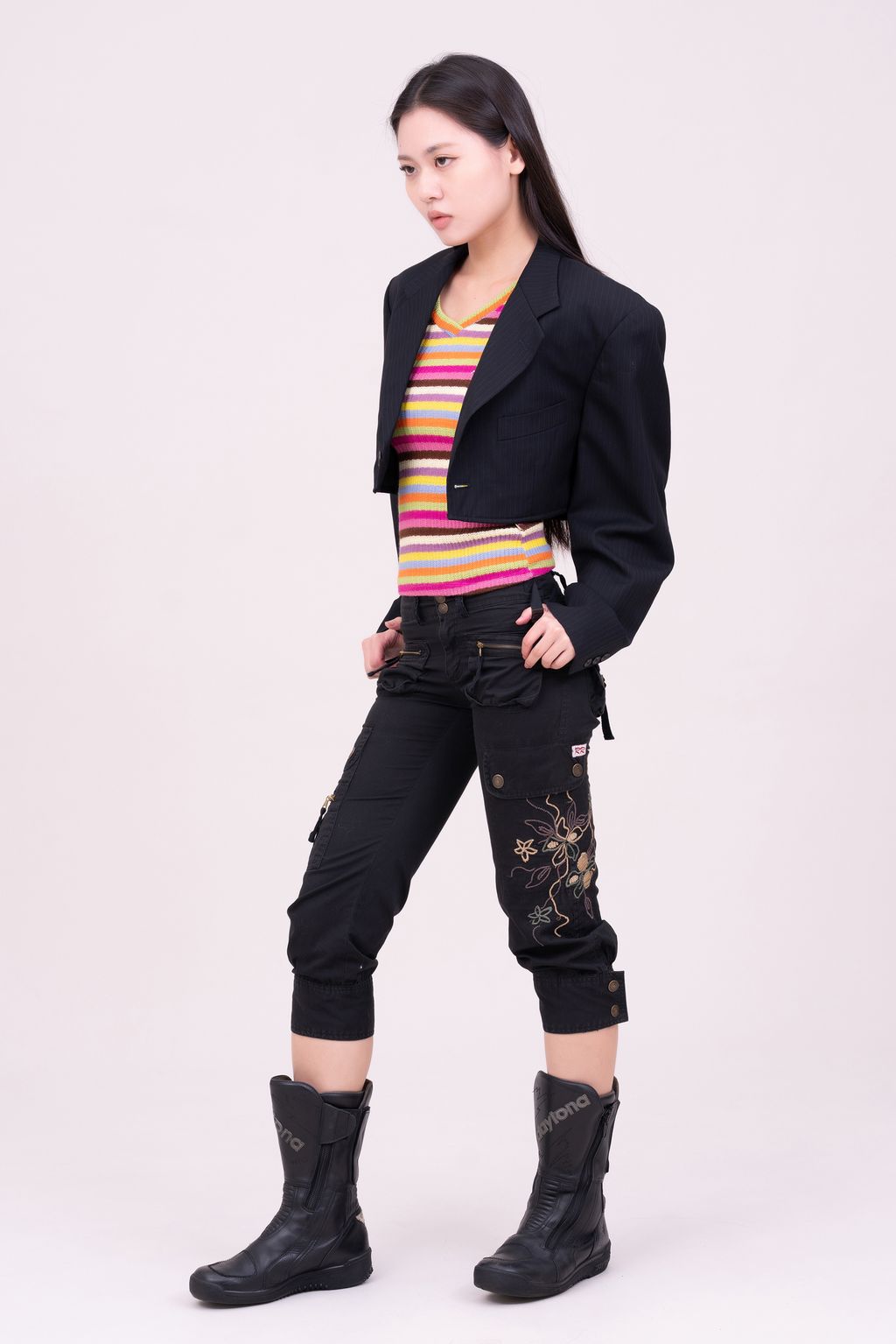 YCW04136