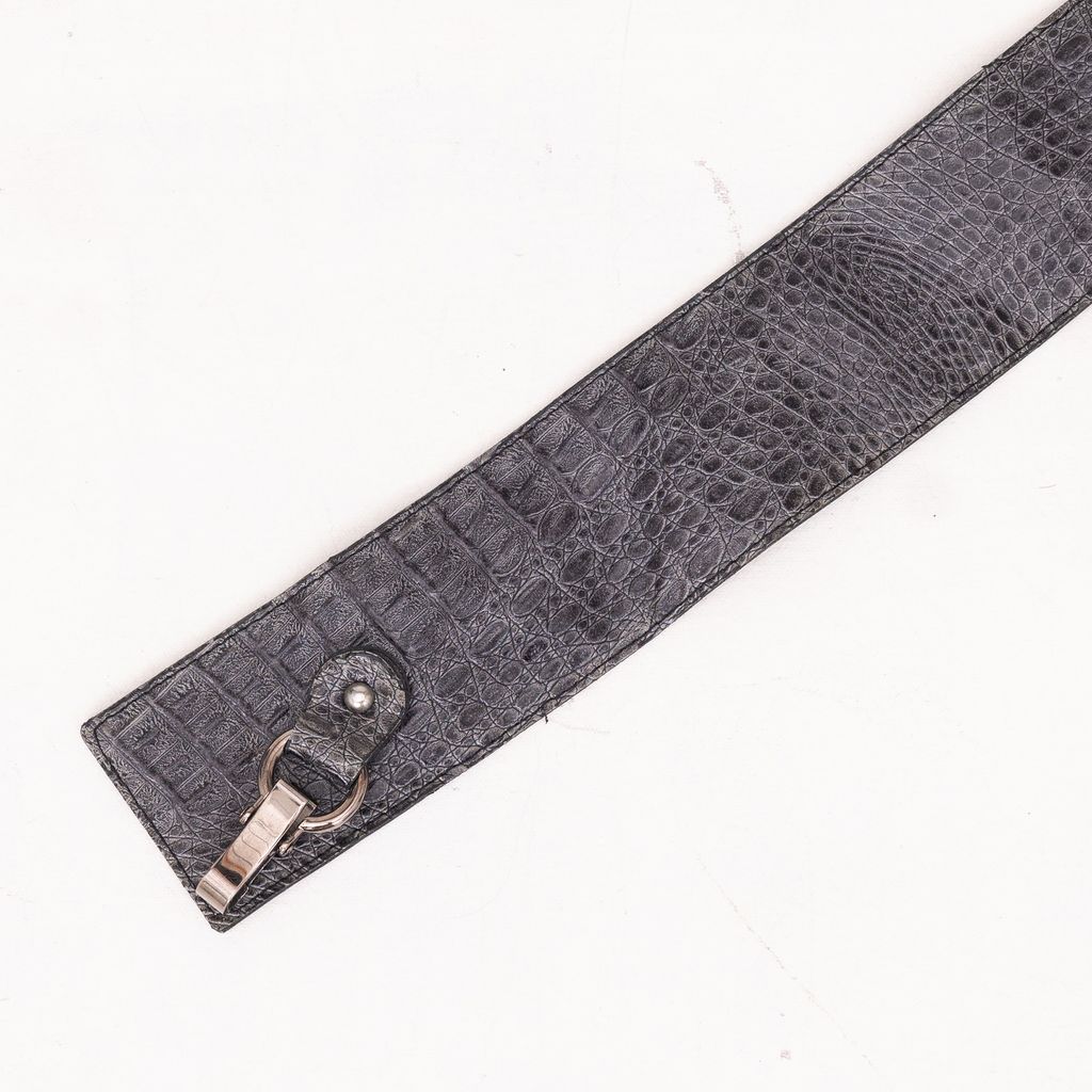 YCW02801
