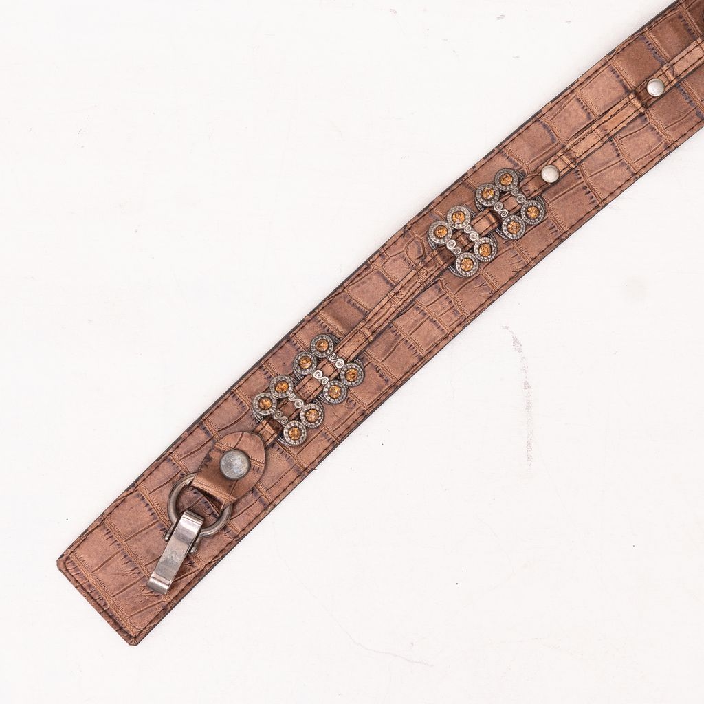 YCW02804
