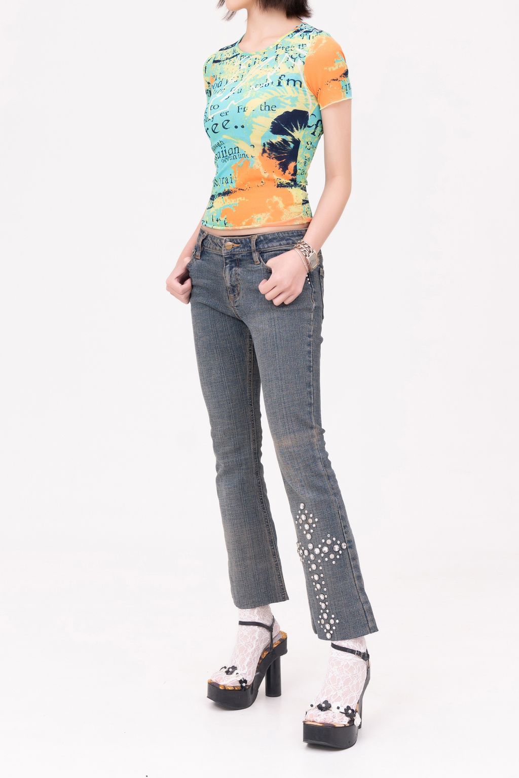 YCW02867