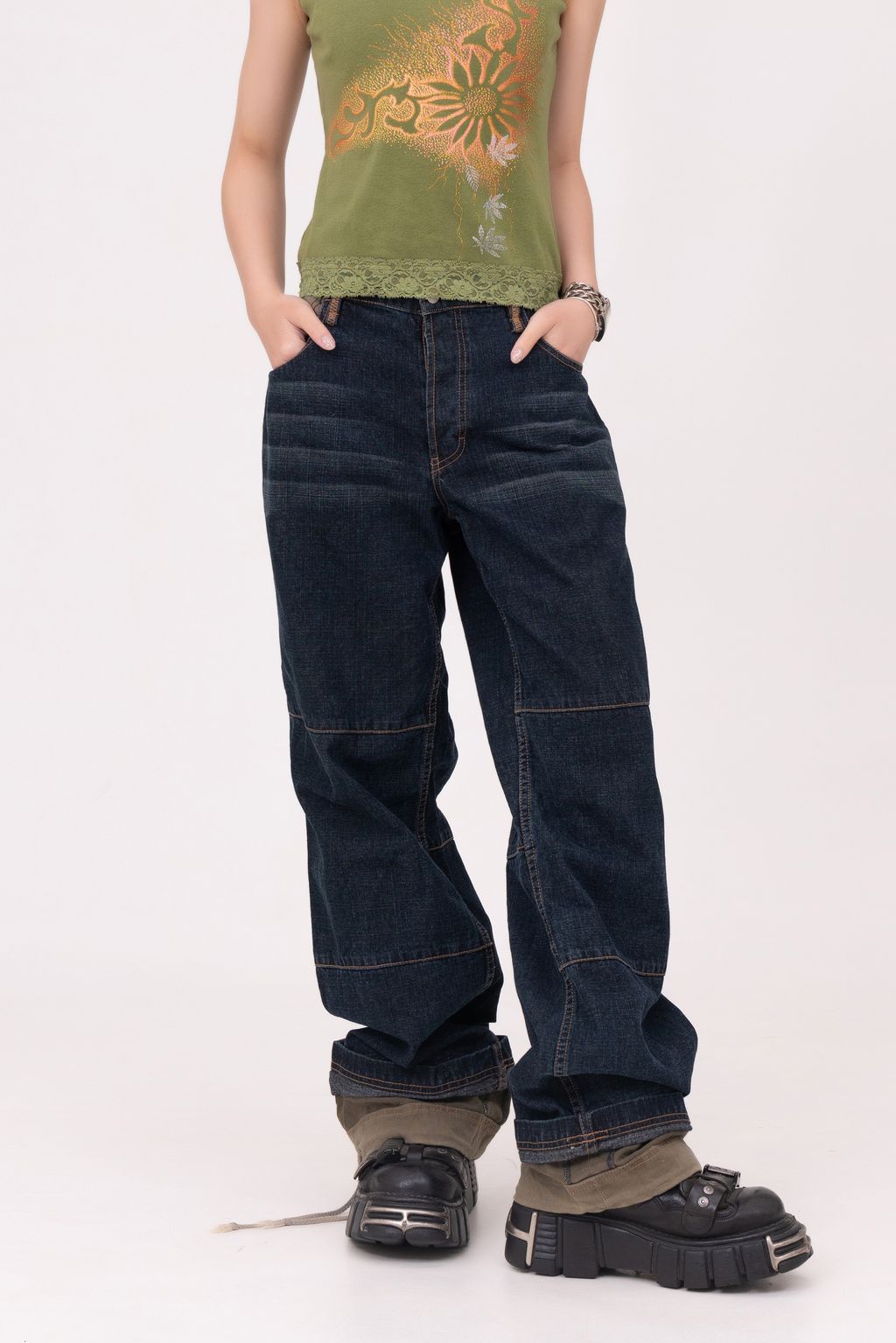 YCW03058