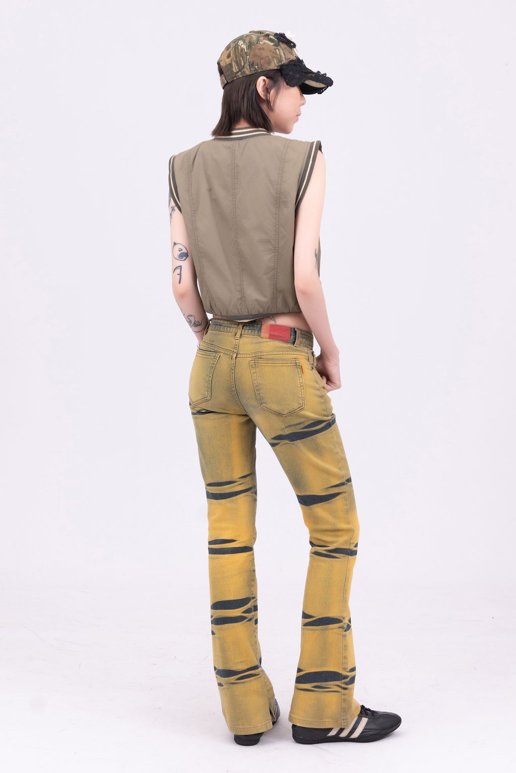 YCW03973