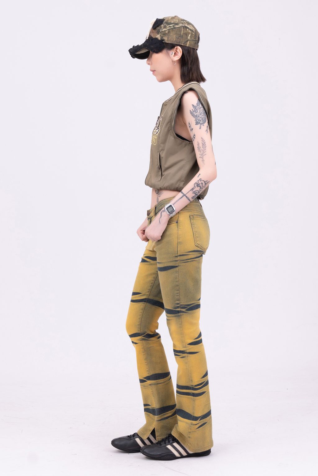 YCW03971