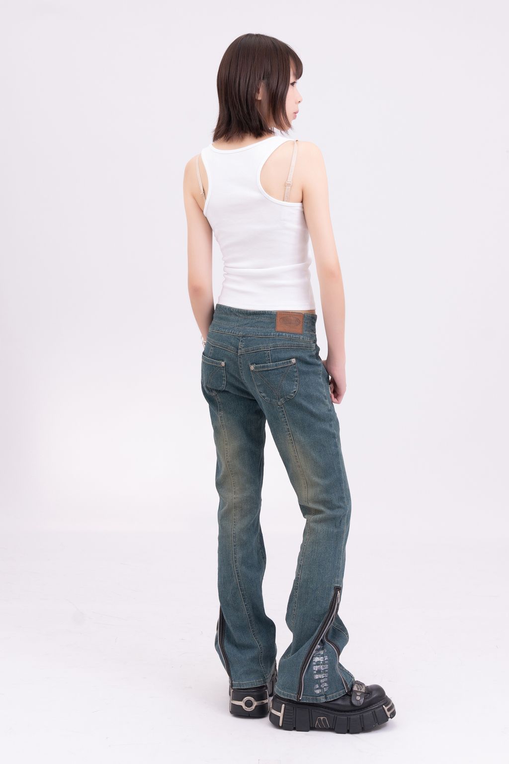 YCW04299
