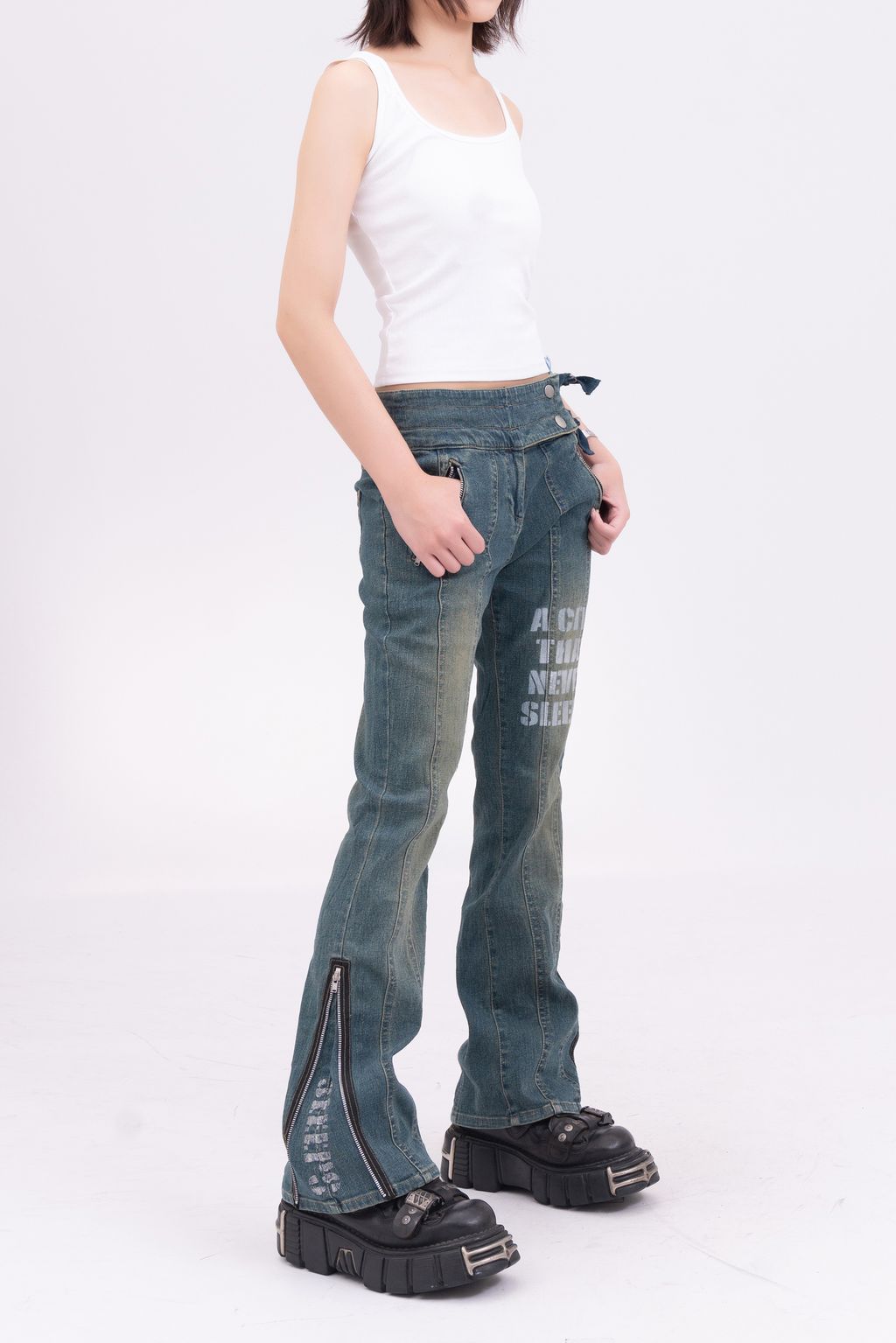 YCW04301