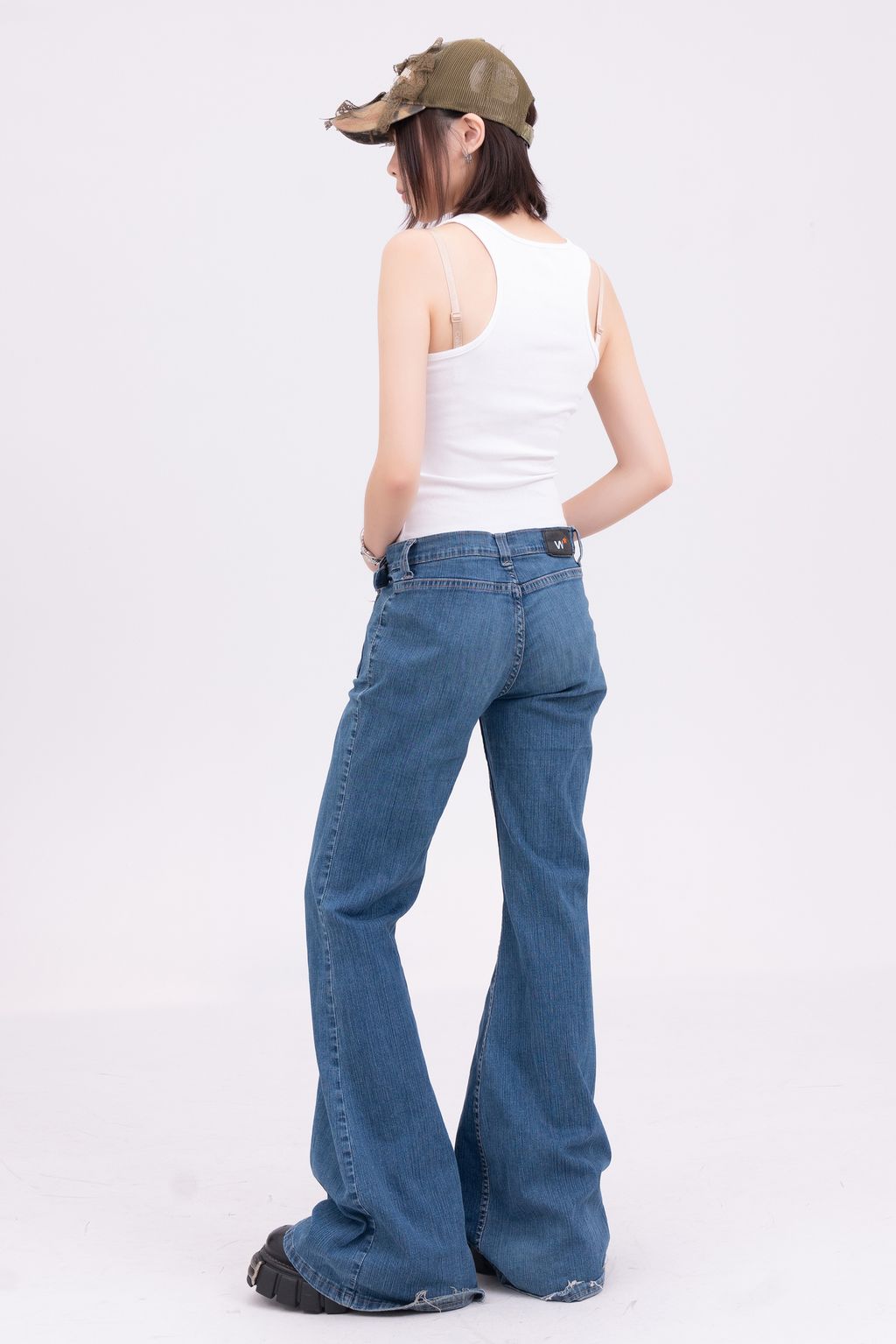 YCW04227