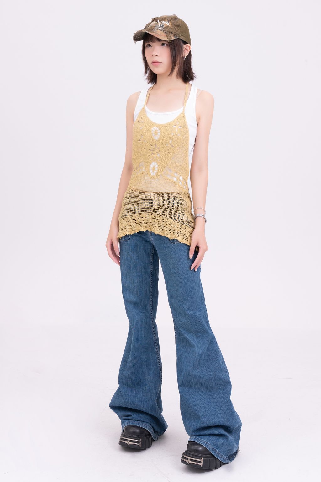 YCW04203