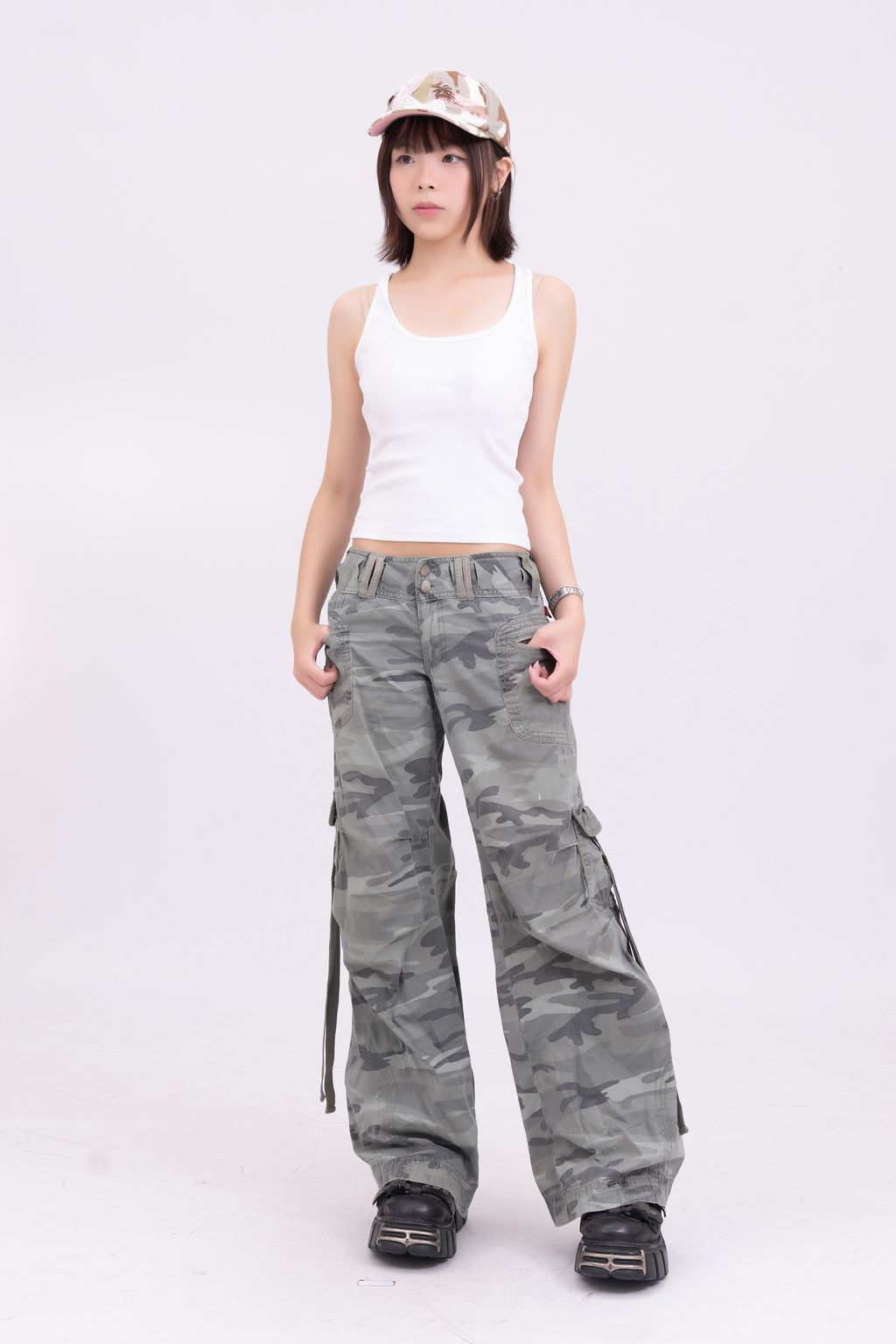 YCW04370