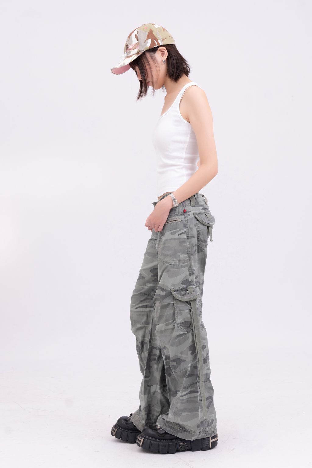 YCW04375