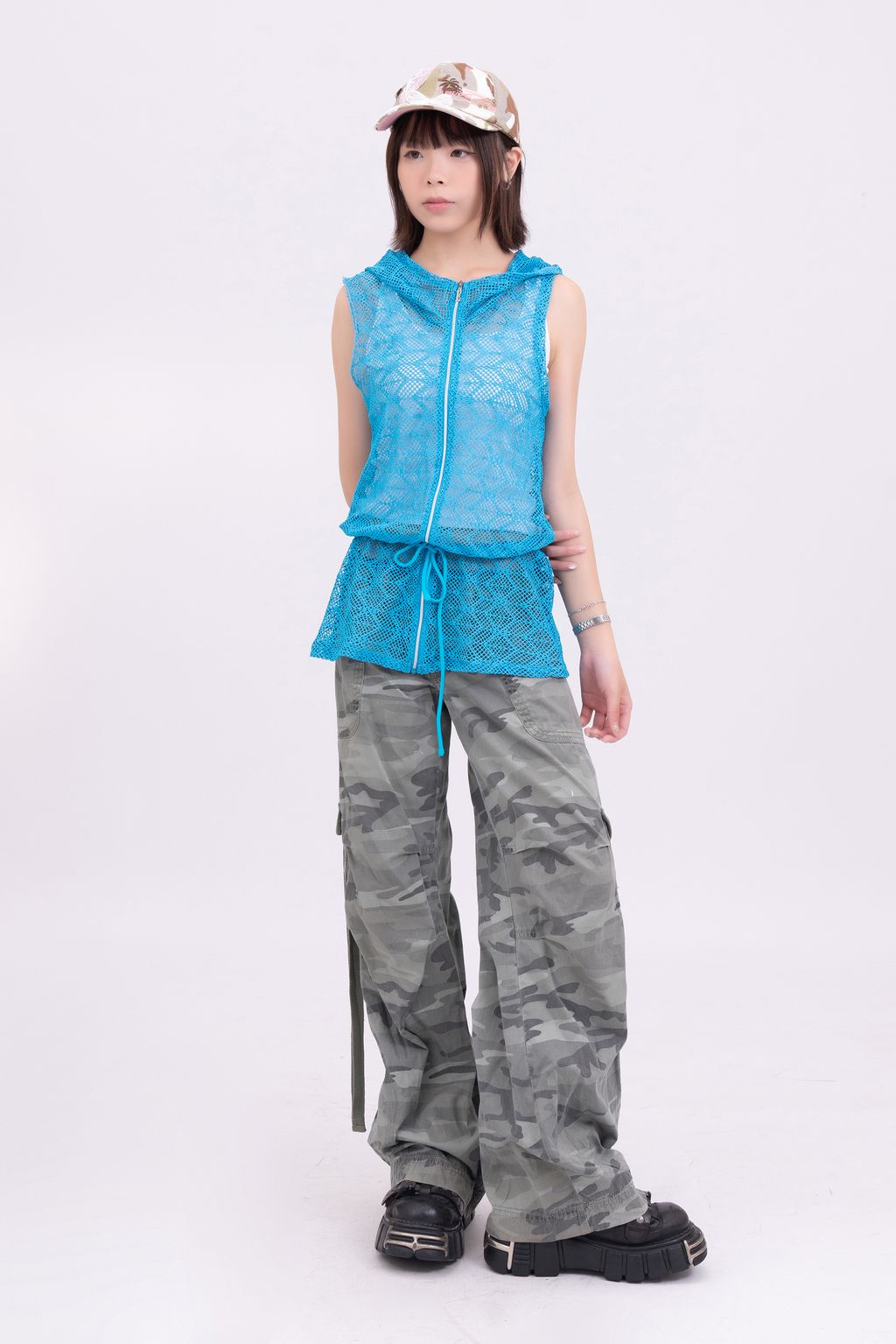 YCW04358