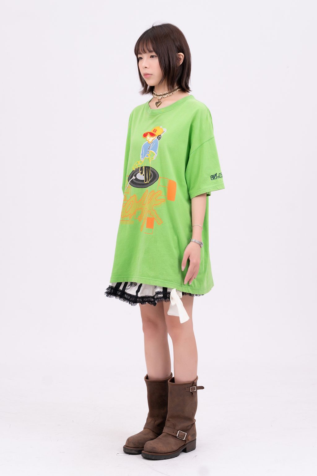 YCW04674