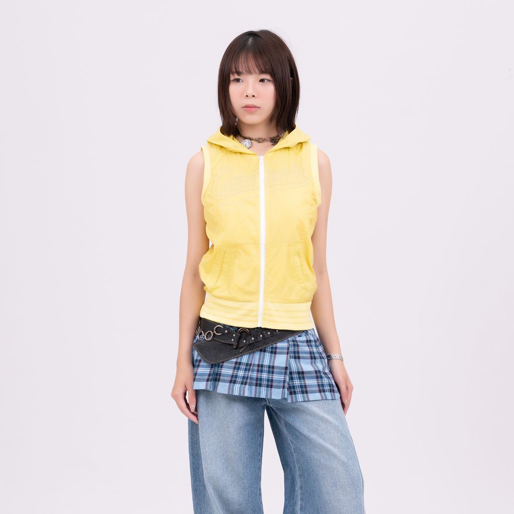 YCW04683