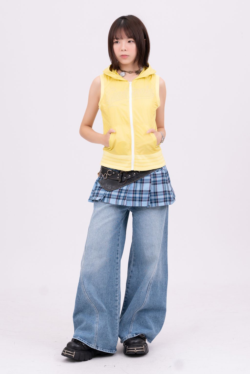 YCW04681